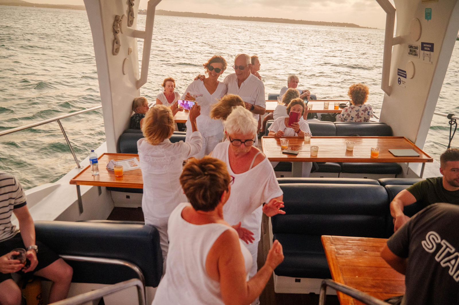 atardecer en la bahia sibarita express - Image 9