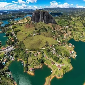 Tour Guatapé & El Peñol | Medellín Color, Naturaleza y Cultura Antioqueña